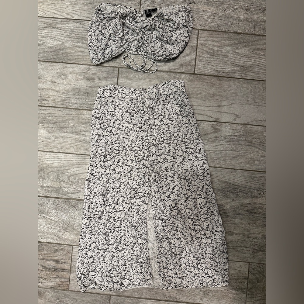 Volcom Black and White Floral Skirt